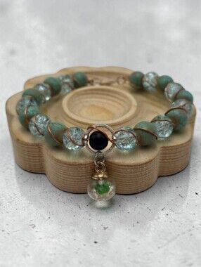 Handmade wirewrapped Elegant Green Beaded Bracelet